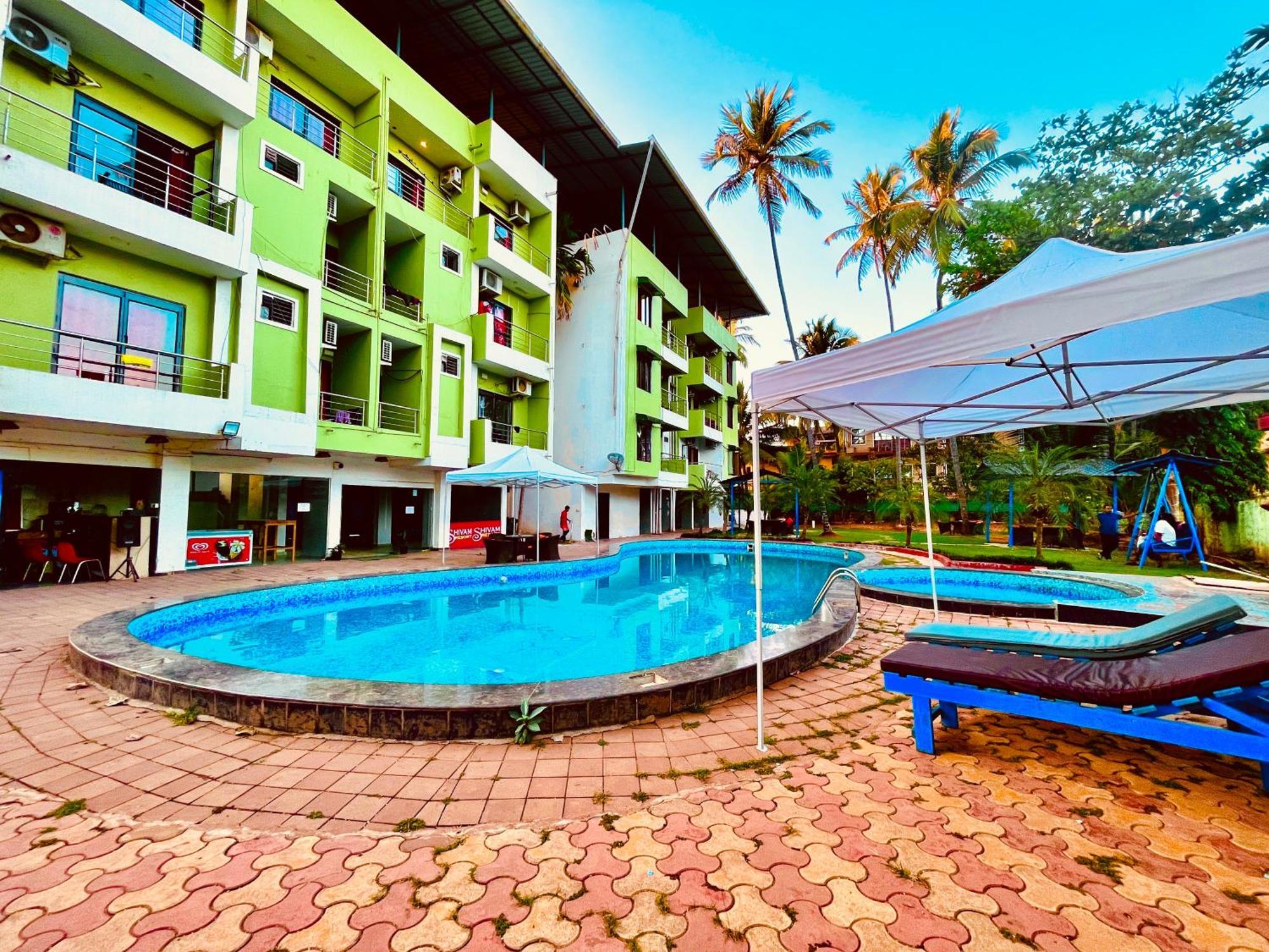 Summer Beach Resort, Goa - #Near Baga Beach #Swimming Pool #Garden #Bar #Lift #Premium Rooms #Property Of The Year #70565-84665 Calangute Dış mekan fotoğraf
