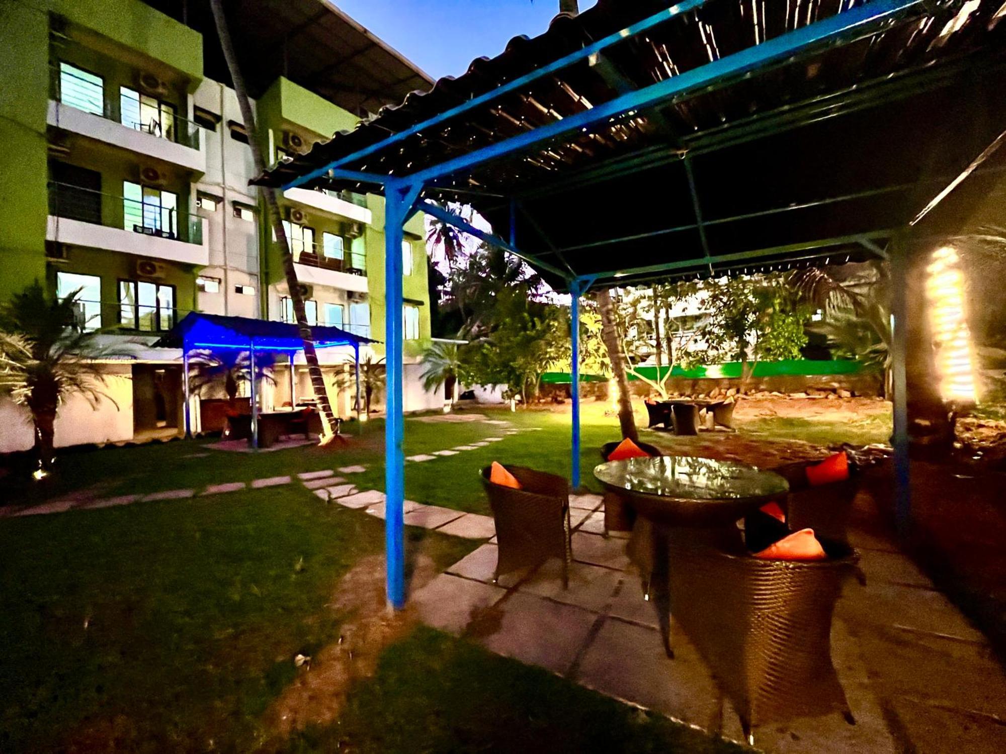 Summer Beach Resort, Goa - #Near Baga Beach #Swimming Pool #Garden #Bar #Lift #Premium Rooms #Property Of The Year #70565-84665 Calangute Dış mekan fotoğraf